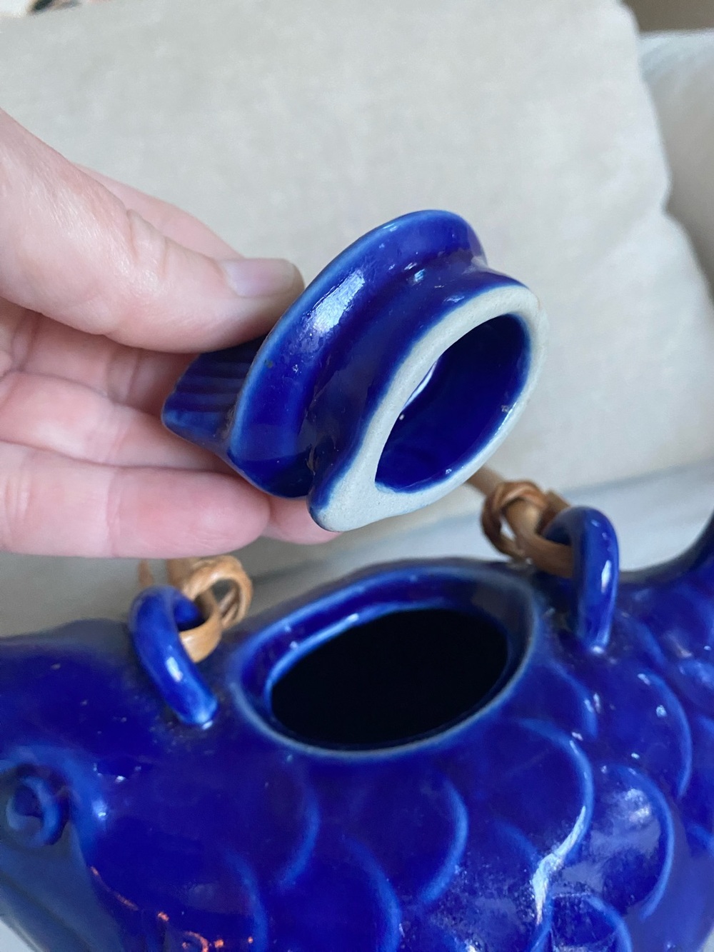VTG World Market Cobalt Blue Ceramic Koi Fish Teapot Bamboo Handle - Picture 5 of 8